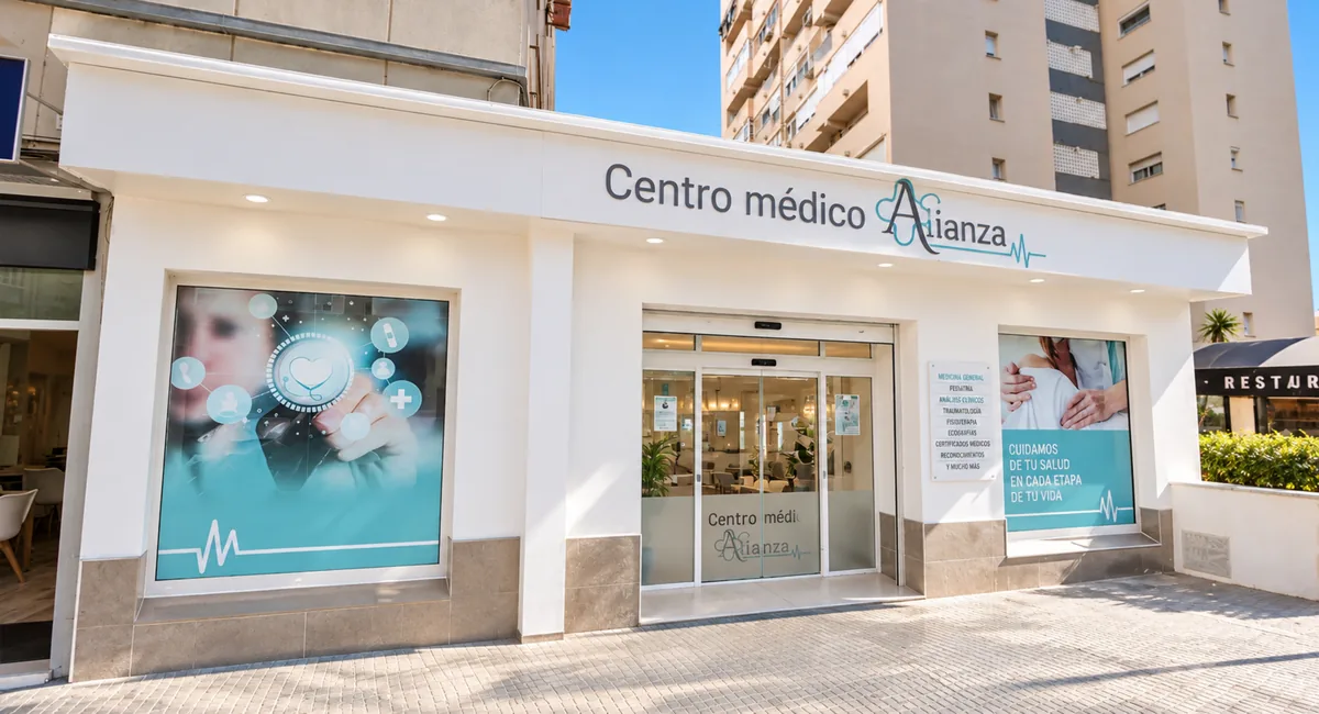 Fachada de Centro Médico Alianza en la calle Colón, San Fernando